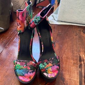 Floral print heels